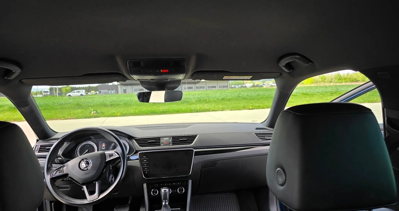 Skoda Superb cena 72900 przebieg: 230550, rok produkcji 2018 z Kępno małe 137